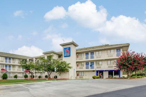 Motel 6 Columbus West