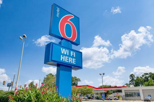 Motel 6 Columbus West