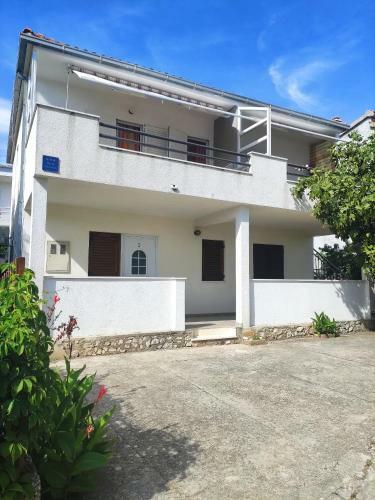 Apartmani Mara Rogoznica