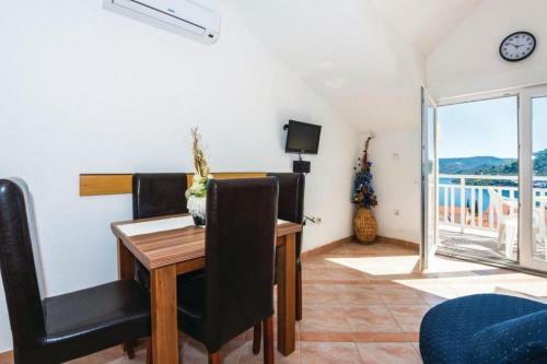 Apartments Leko Rogoznica