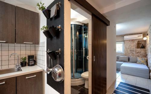 Unique Stone House Apartment