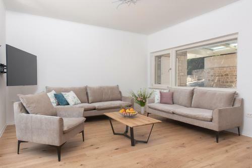 New Luxurious Villa Tinka - Sumartin