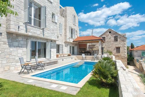 New Luxurious Villa Tinka - Sumartin