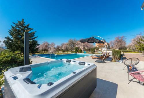 Spacious Villa Vito With Large Pool