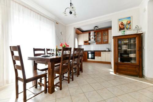 Spacious Villa Vito With Large Pool