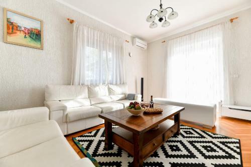 Spacious Villa Vito With Large Pool