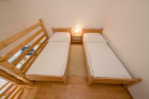Apartments Dedi?