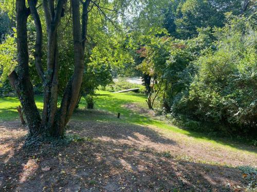 Kleines Ferienh�uschen Im Gr�nen Am See