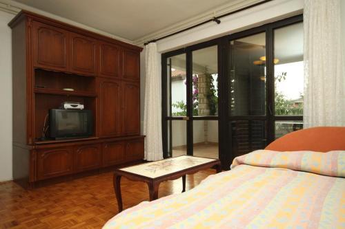 Apartments With A Parking Space Pjescana Uvala, Pula - 7349