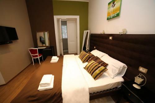 Hostal Pula Antic Rooms In Center