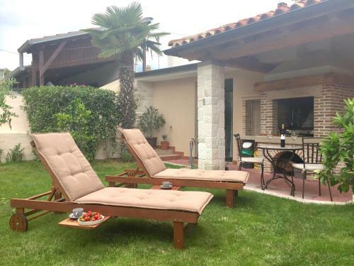 Holiday House Arena