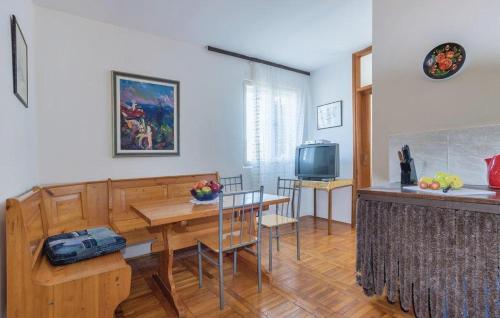 Apartments With A Parking Space Pjescana Uvala, Pula - 14564