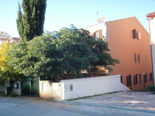 Art Apartmani Legovic