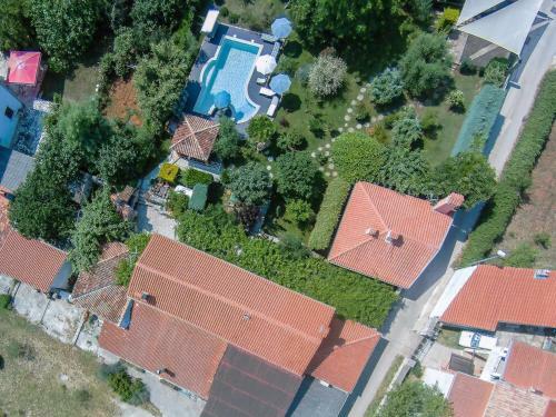Country House Apartments