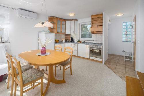 Apartment Mirna In Tar