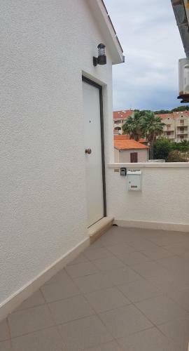 'mila By The Sea' Apartment