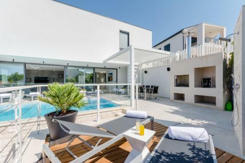 Villa Vitae & Villa Pax