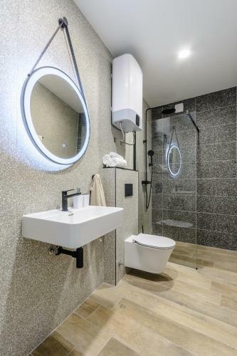 Hostal Dora Rooms And Studios