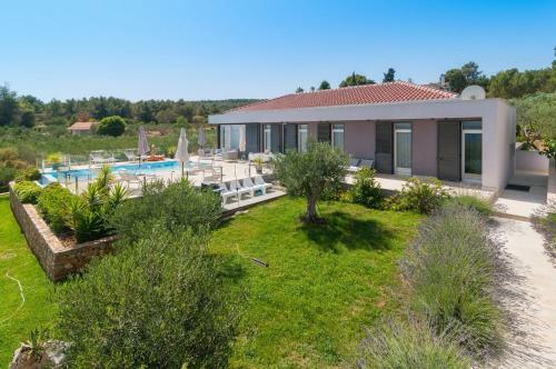 Beautiful Villa Sea Paradise