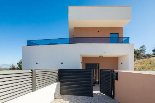 Beautiful Villa Golden Dream