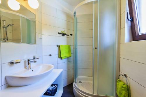 Villa Ferlini With Private 10000 M2 Garden
