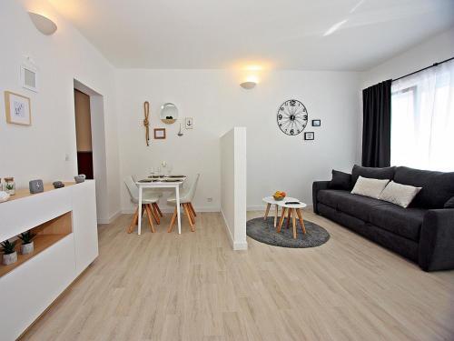 Apartments Tomy