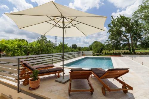 Holiday House Matija With A Pool