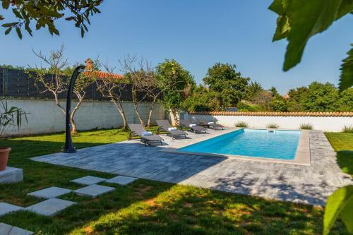 Stone House Furlani With A Lovely Garden