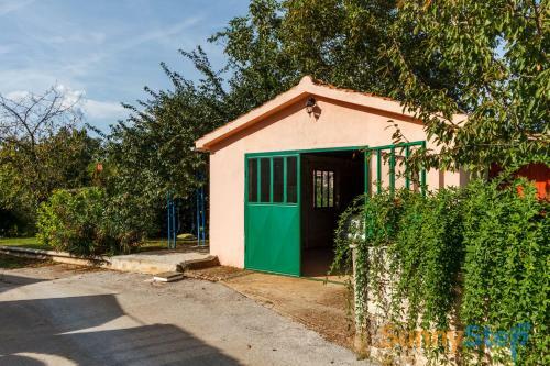Apartment Sankovic With A Private Pool