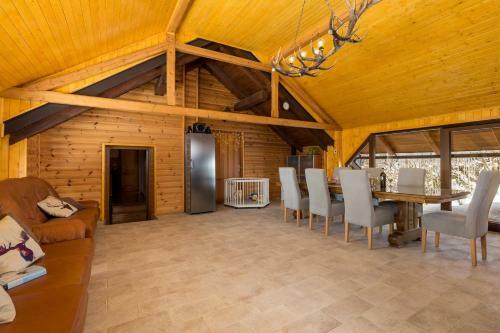 Villa Greenhouse Ella With Heated Pool
