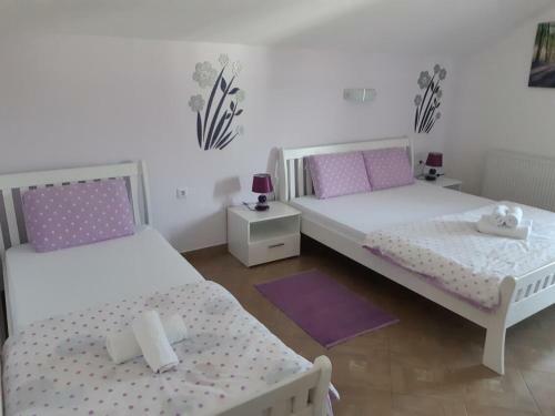 Hostal Apartments And Rooms With Parking Space Vranovaca, Plitvice - 17461