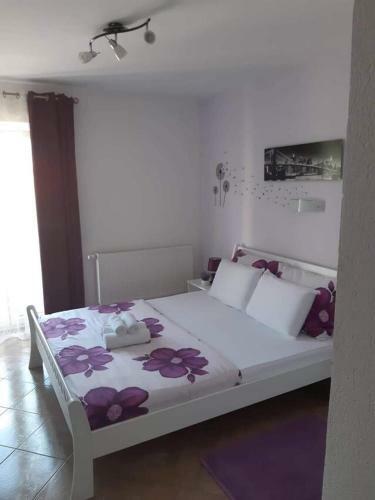 Hostal Apartments And Rooms With Parking Space Vranovaca, Plitvice - 17461