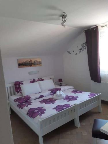 Hostal Apartments And Rooms With Parking Space Vranovaca, Plitvice - 17461
