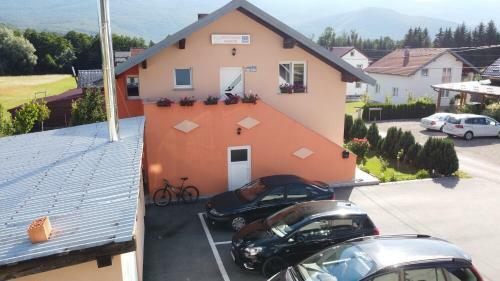 Hostal Apartments And Rooms With Parking Space Vranovaca, Plitvice - 17461