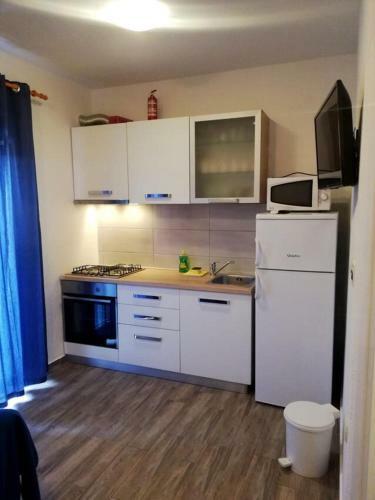 Apartments By The Sea Tkon, Pasman - 17360