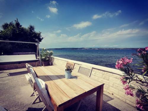 Apartments By The Sea Tkon, Pasman - 6262