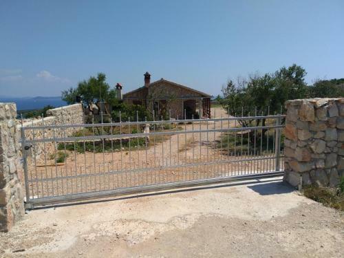 Secluded House With A Parking Space Cove Triluke, Pasman - 13577