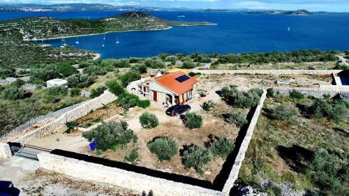 Secluded House With A Parking Space Cove Triluke, Pasman - 13577