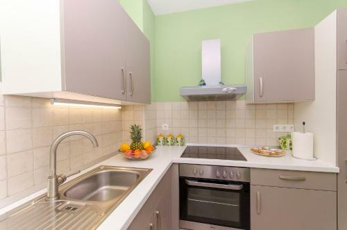 Guest House Lucija With Swimming Pool