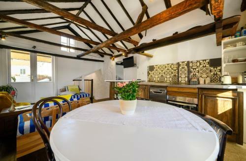 Hostal Swan Adriatic Apartment & Room