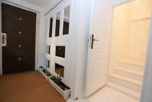 Hostal Swan Adriatic Apartment & Room