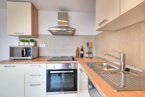 Apartamentos Croatica Suites Podsolarsko