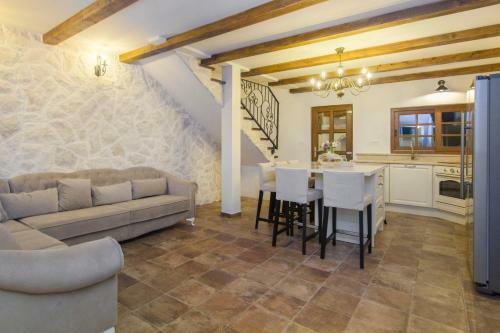 House For Rent Leila