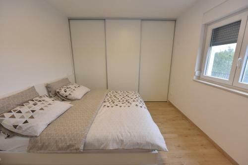 Family Apartments Podsolarsko