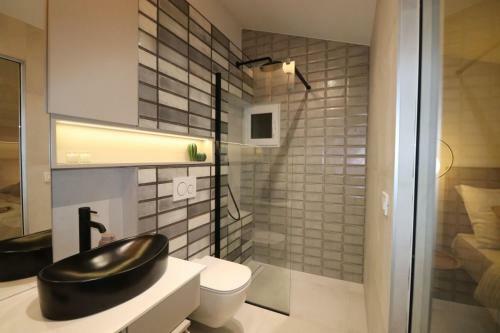Brand New Luxury Seaside Apartment