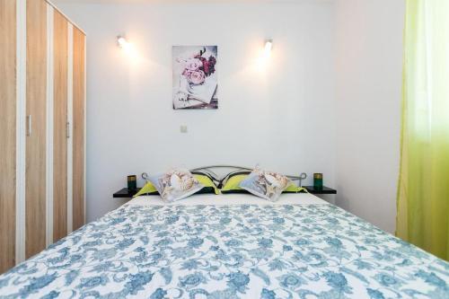 Hostal Apartments And Rooms With Parking Space Grebastica, Sibenik - 17831