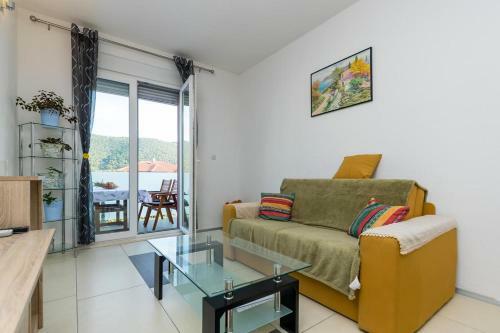 Hostal Apartments And Rooms With Parking Space Grebastica, Sibenik - 17831