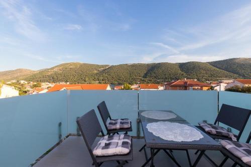 Hostal Apartments And Rooms With Parking Space Grebastica, Sibenik - 17831