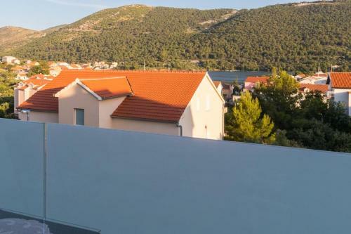 Hostal Apartments And Rooms With Parking Space Grebastica, Sibenik - 17831