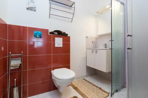 Hostal Apartments And Rooms With Parking Space Grebastica, Sibenik - 17831
